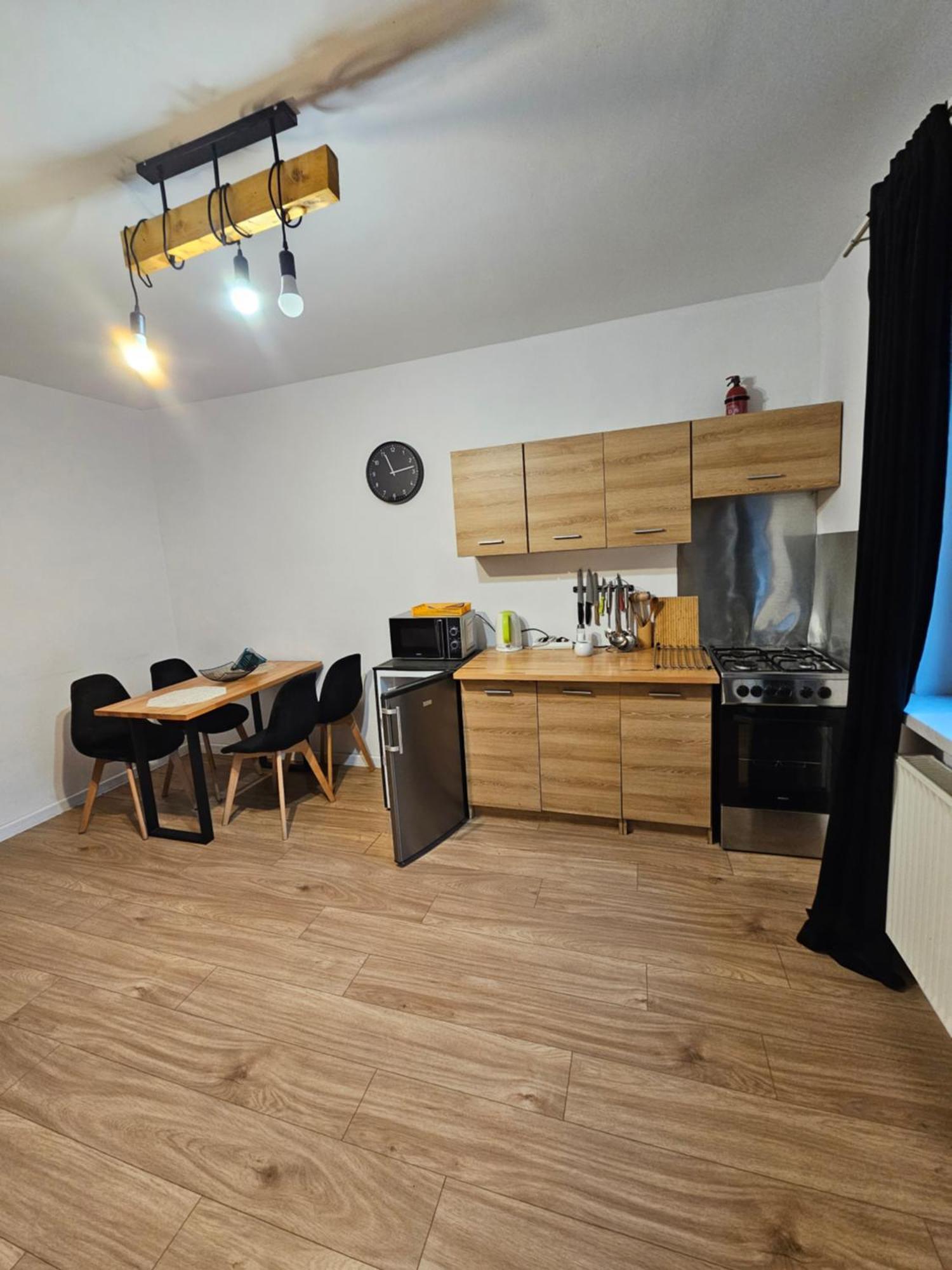 Zawoja Nad Korona Z Jacuzzi Villa Luaran gambar